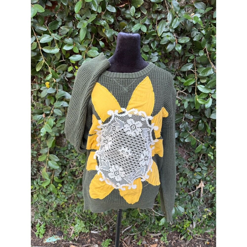 Upcycled Sweater - Sunflower appliqué - Picture 3 of 5